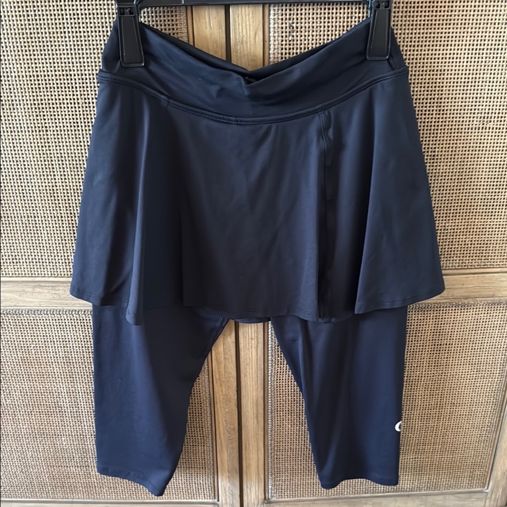 Dona Jo black skirted Leggings